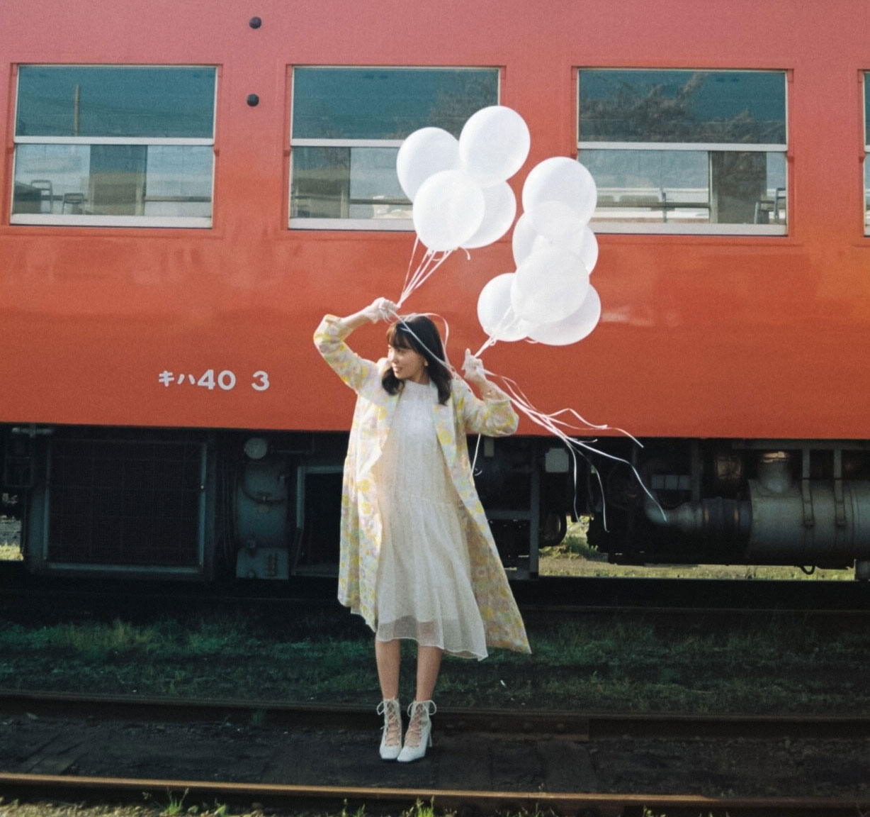 小原好美 生写真17枚セット 小原好美1st写真集『夢色夢時』特設サイト - 太田出版